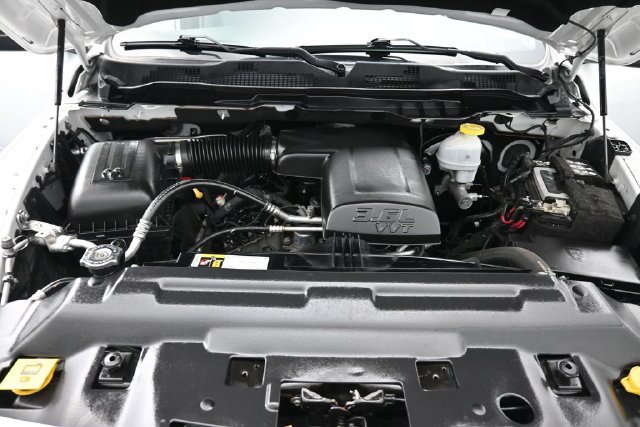 Used 2021 RAM 1500 Classic SLT AWD/4WD image 32