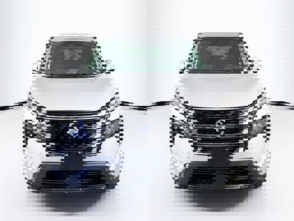 Used 2024 Nissan Rogue SV image 8