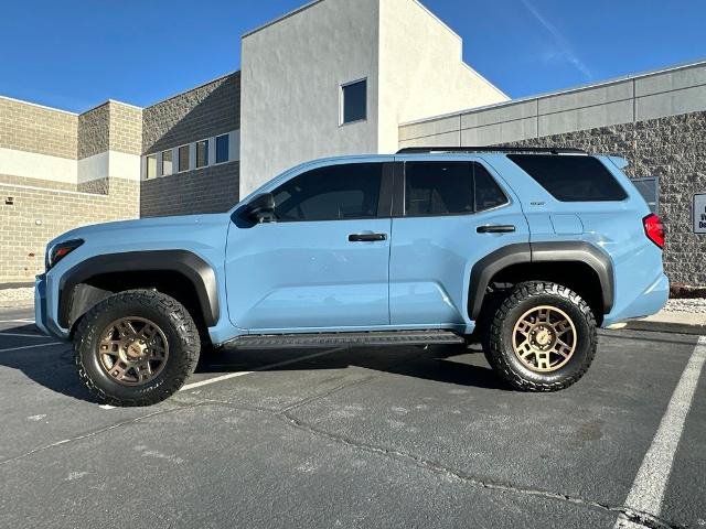 Used 2025 Toyota 4Runner SR5 AWD/4WD image 2