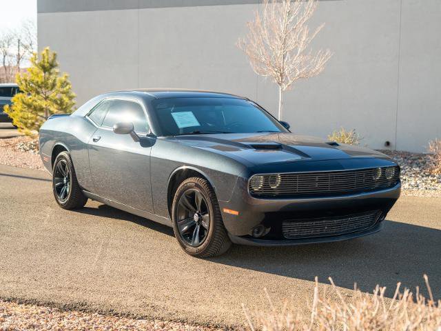 Used 2018 Dodge Challenger SXT image 9