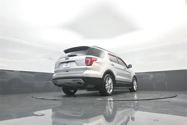 Certified 2017 Ford Explorer XLT w/ Equipment Group 201A image 34