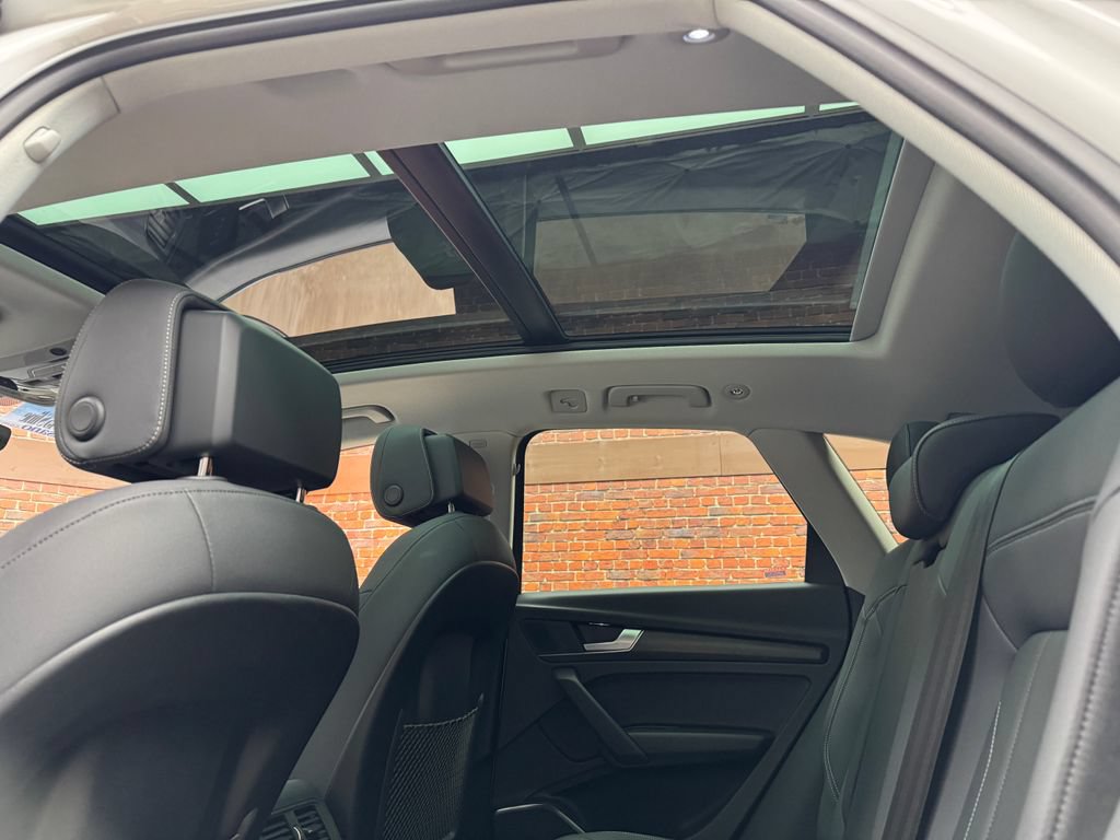 Used 2022 Audi Q5 2.0T Premium AWD/4WD image 3