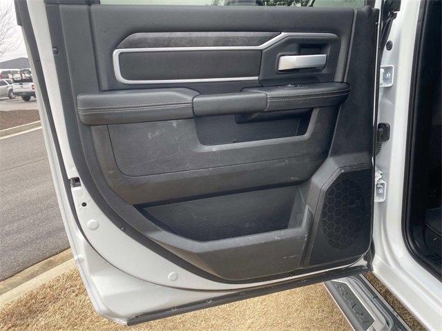Used 2024 RAM 3500 Big Horn image 16