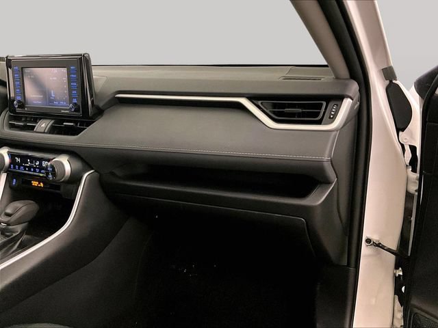 Used 2021 Toyota RAV4 LE AWD/4WD image 15