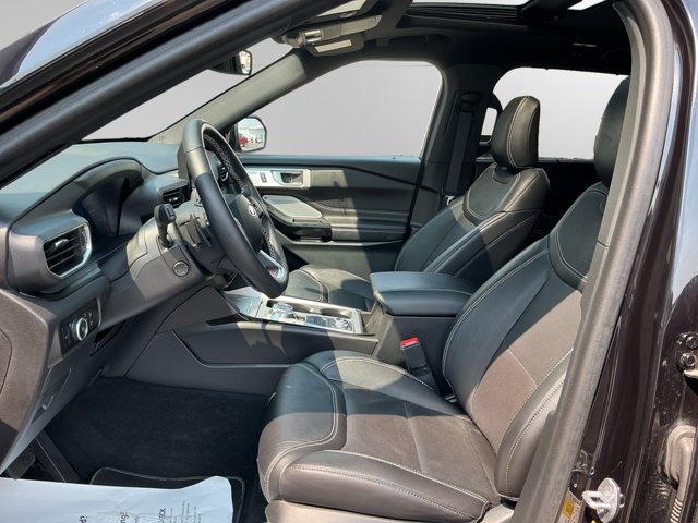 Certified 2024 Ford Explorer ST w/ Technology Package AWD/4WD image 9