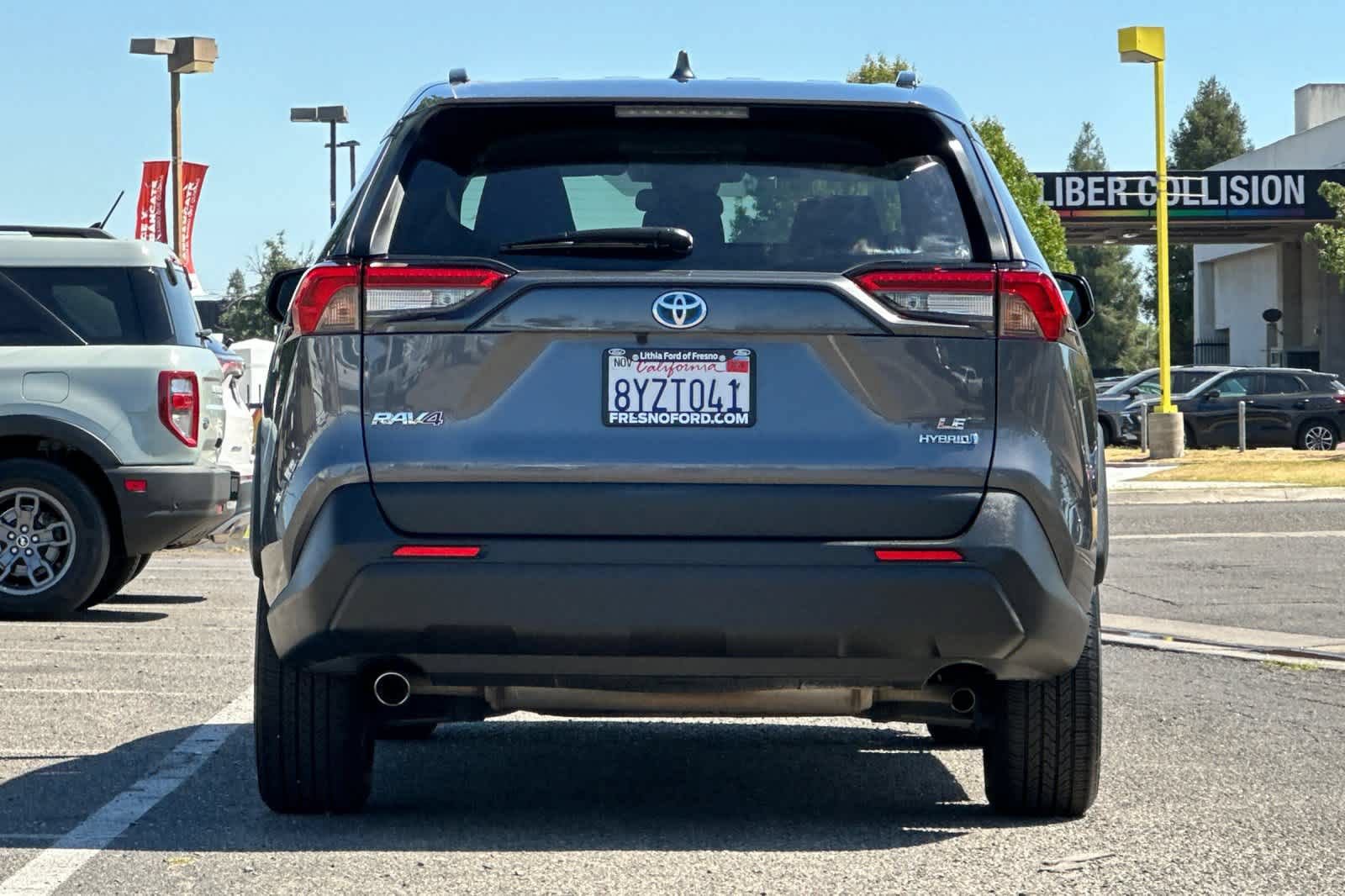 Used 2021 Toyota RAV4 LE AWD/4WD image 8