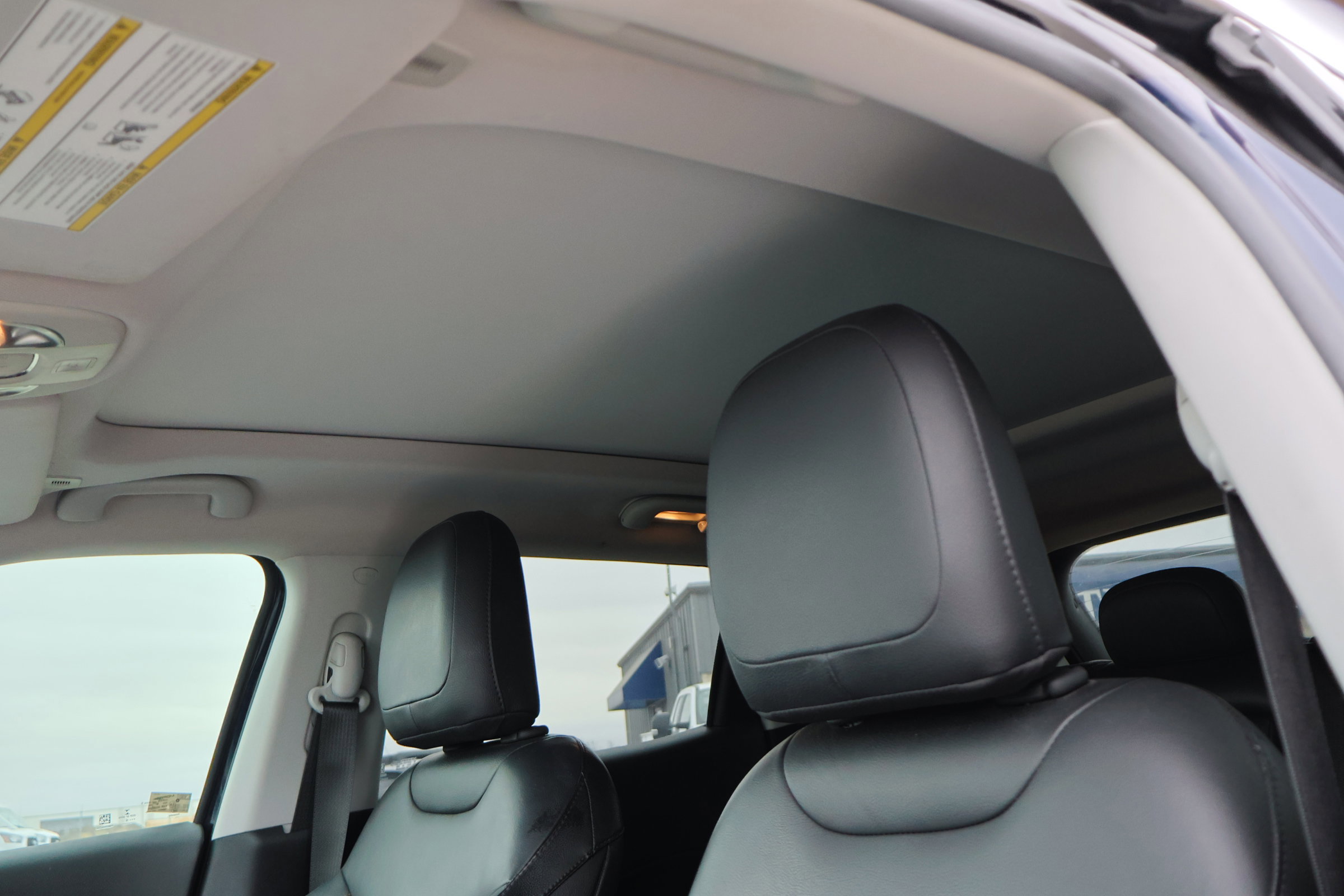 Used 2018 Jeep Compass Limited w/ Navigation Group image 17