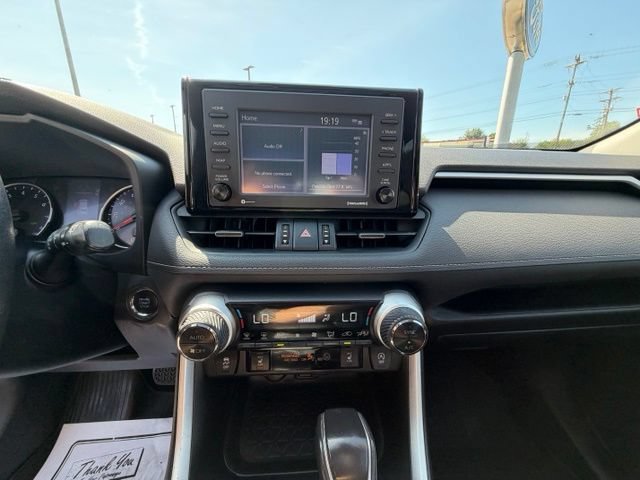 Used 2020 Toyota RAV4 XLE Premium FWD image 18