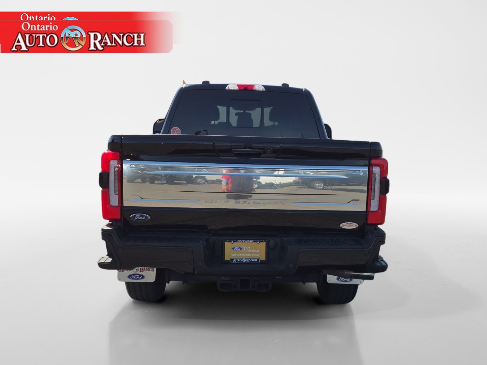 Certified 2024 Ford F350 Platinum w/ FX4 Off-Road Package AWD/4WD image 4