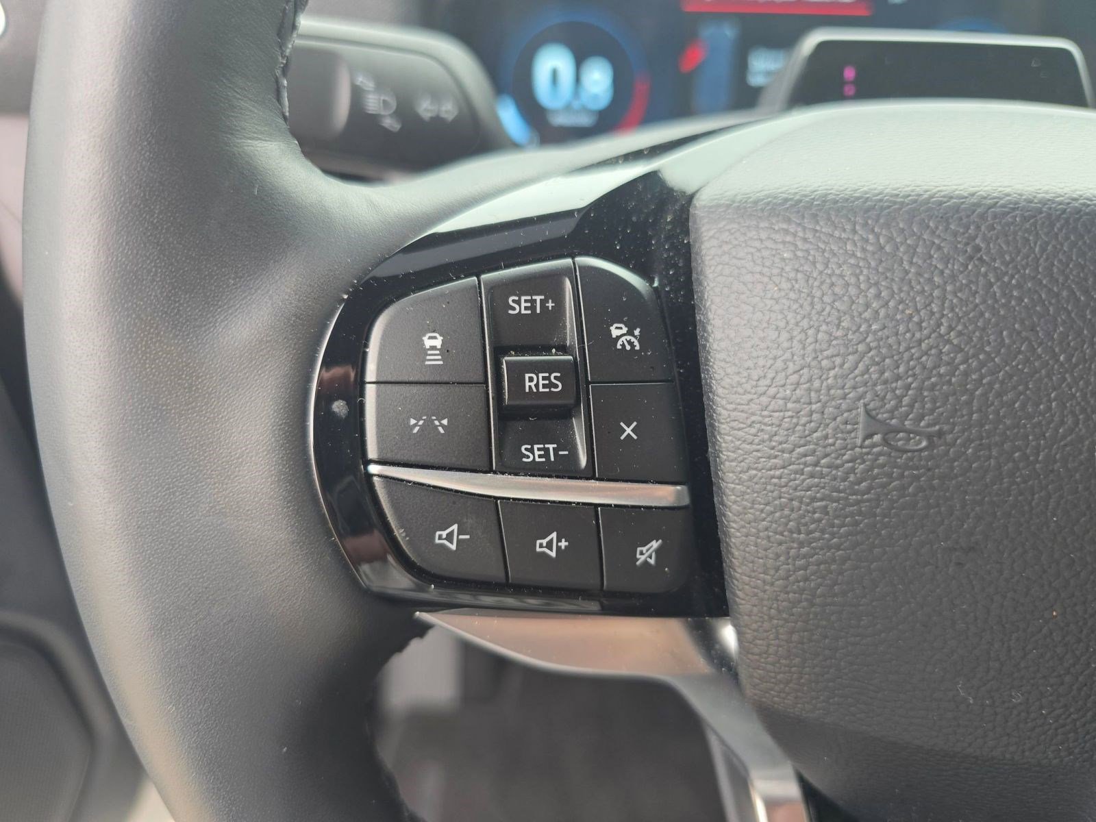 Certified 2025 Ford Explorer Platinum image 16