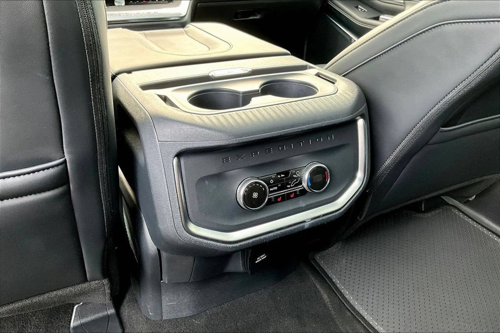 Certified 2025 Ford Expedition Max Platinum w/ Stealth Performance Package AWD/4WD image 12