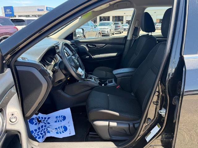 Used 2019 Nissan Rogue S AWD/4WD image 13