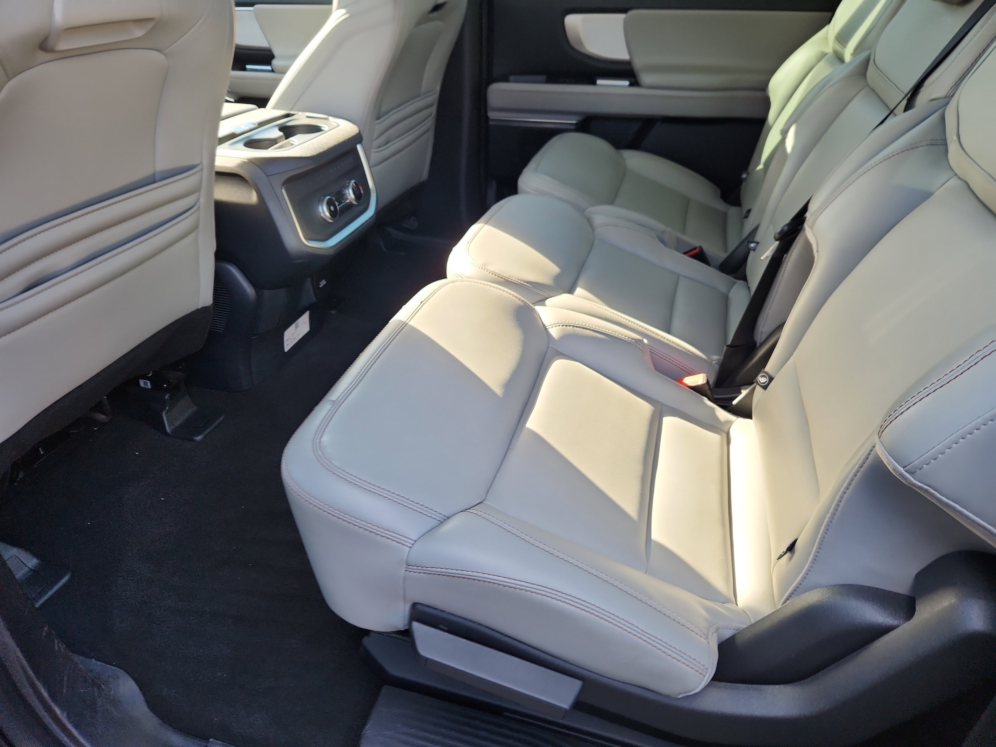 Certified 2025 Ford Expedition Max Active image 11