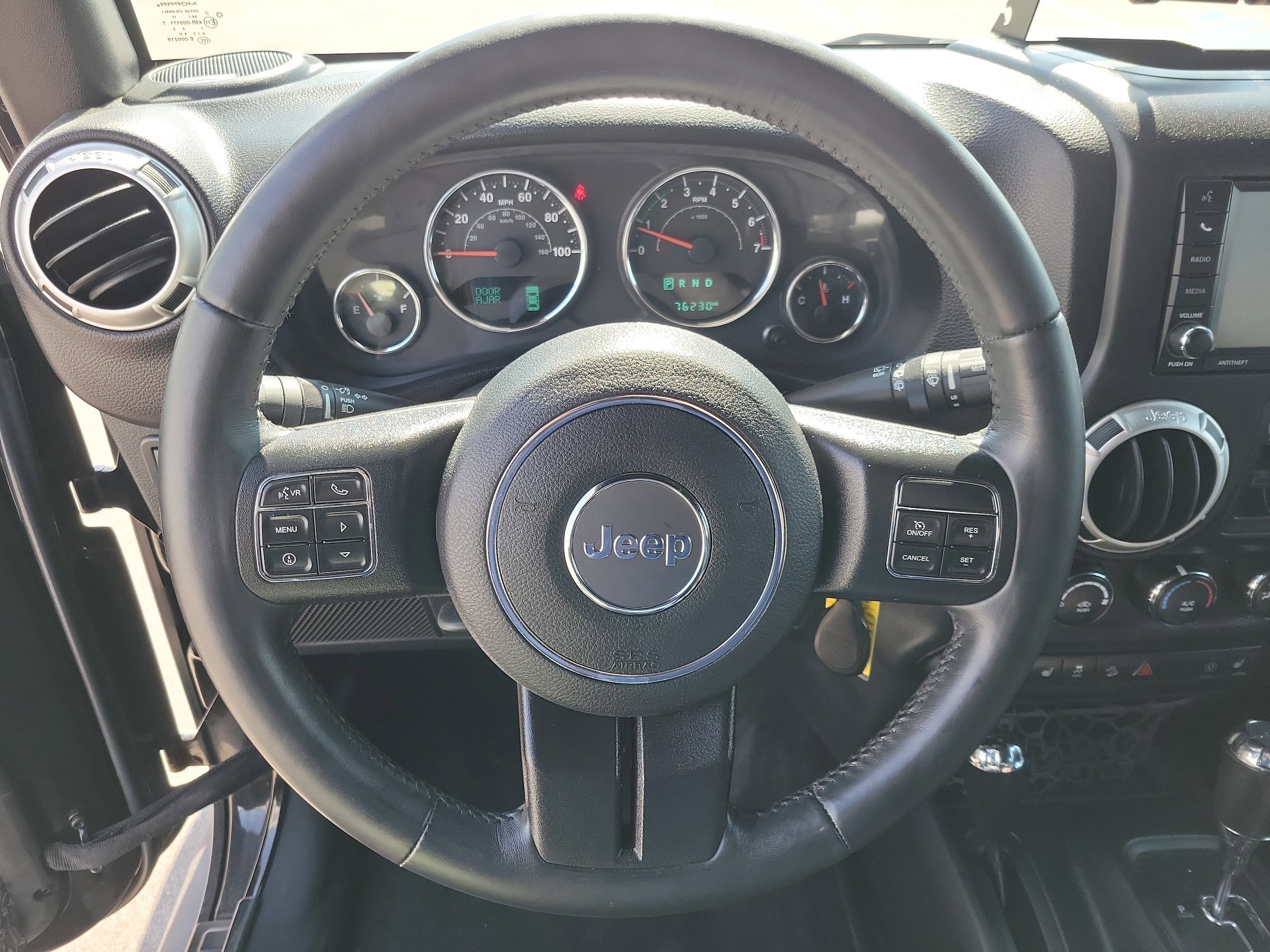 Used 2017 Jeep Wrangler Unlimited Rubicon w/ Connectivity Group AWD/4WD image 18