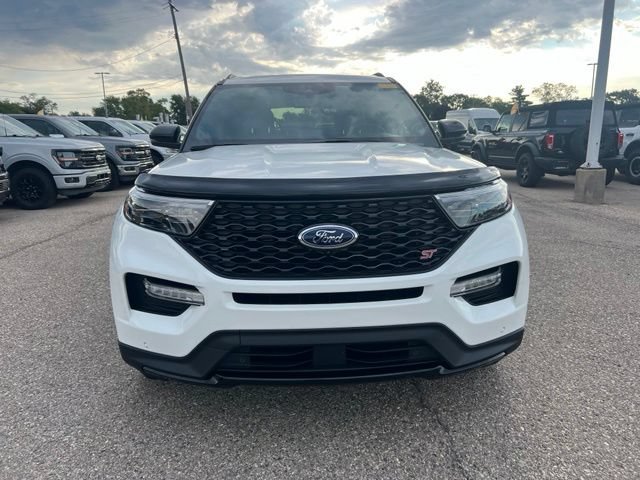 Certified 2024 Ford Explorer ST w/ Equipment Group 401A AWD/4WD image 2