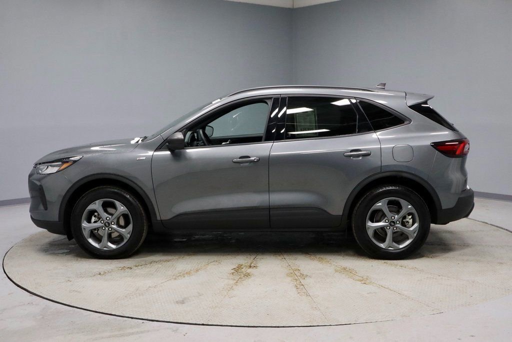Certified 2025 Ford Escape ST-Line image 2