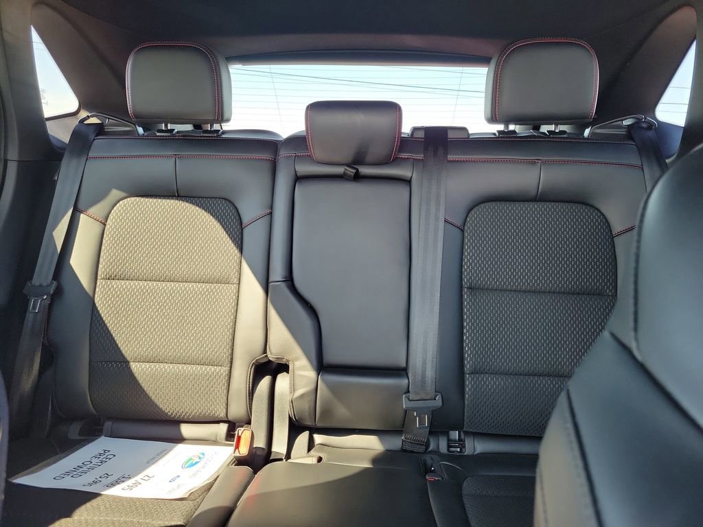 Certified 2025 Ford Escape ST-Line AWD/4WD image 17