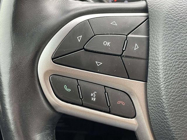 Used 2021 Jeep Cherokee Latitude Plus w/ Sun & Sound Group FWD image 21