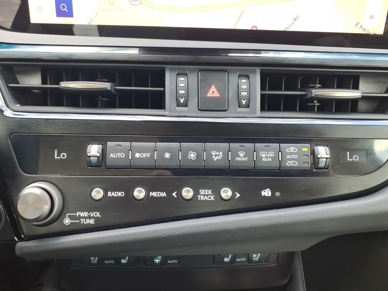 Used 2025 Lexus ES 300h w/ Premium Package FWD image 25