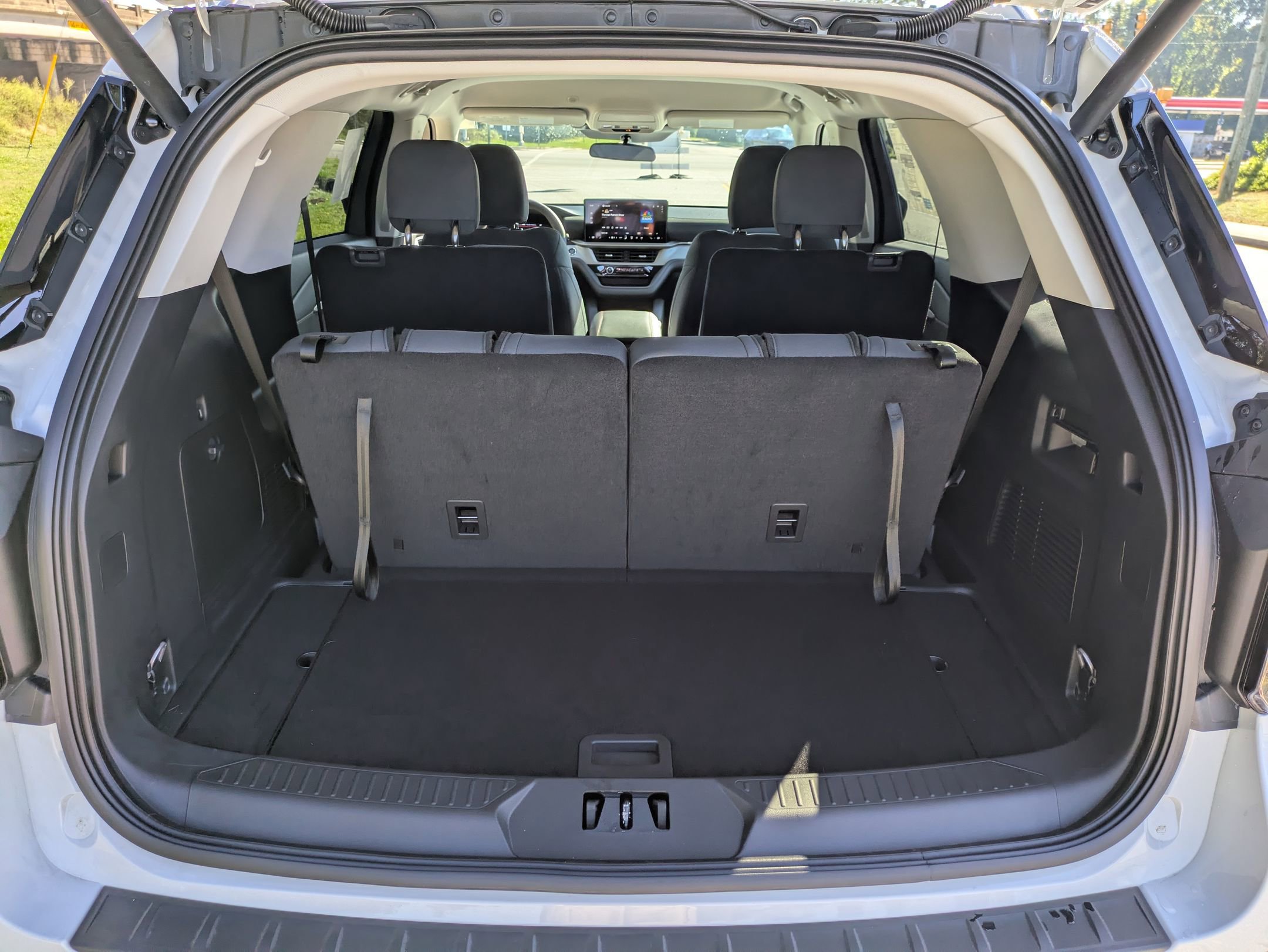 Certified 2025 Ford Explorer Active RWD image 33