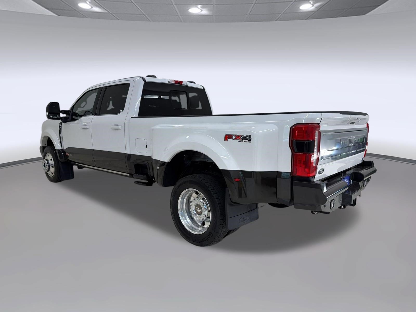 Certified 2025 Ford F450 King Ranch w/ FX4 Off-Road Package AWD/4WD image 3