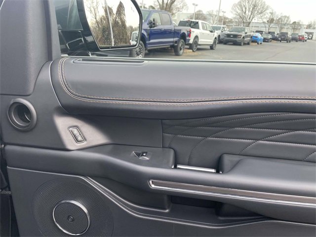 Certified 2023 Ford Expedition Max Platinum image 31
