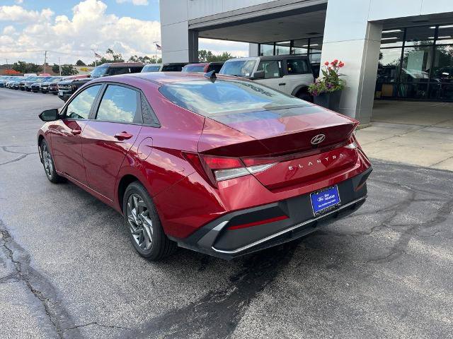 Used 2024 Hyundai Elantra SEL FWD image 4