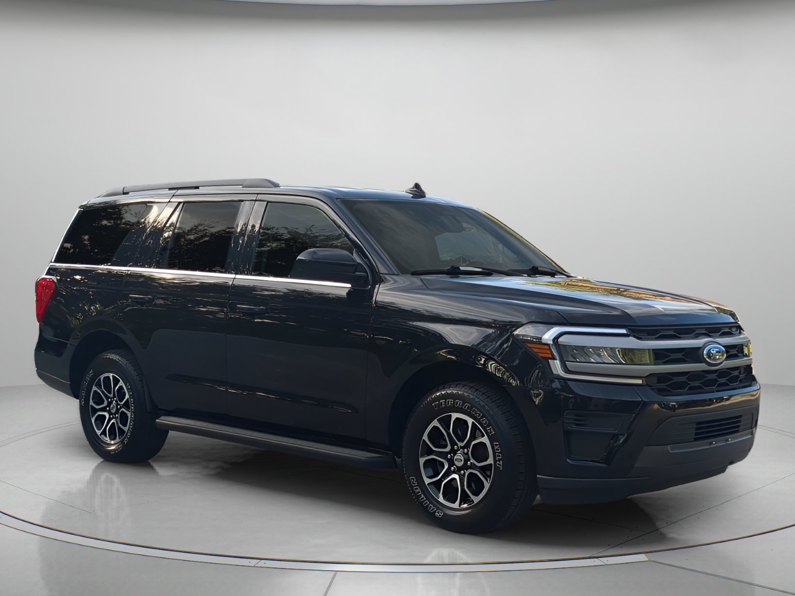 Certified 2024 Ford Expedition XLT RWD image 38