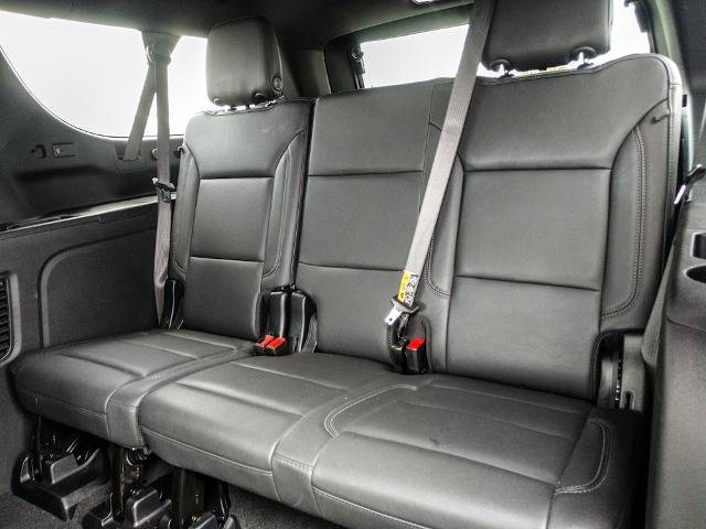 Used 2025 Chevrolet Suburban Z71 AWD/4WD image 16