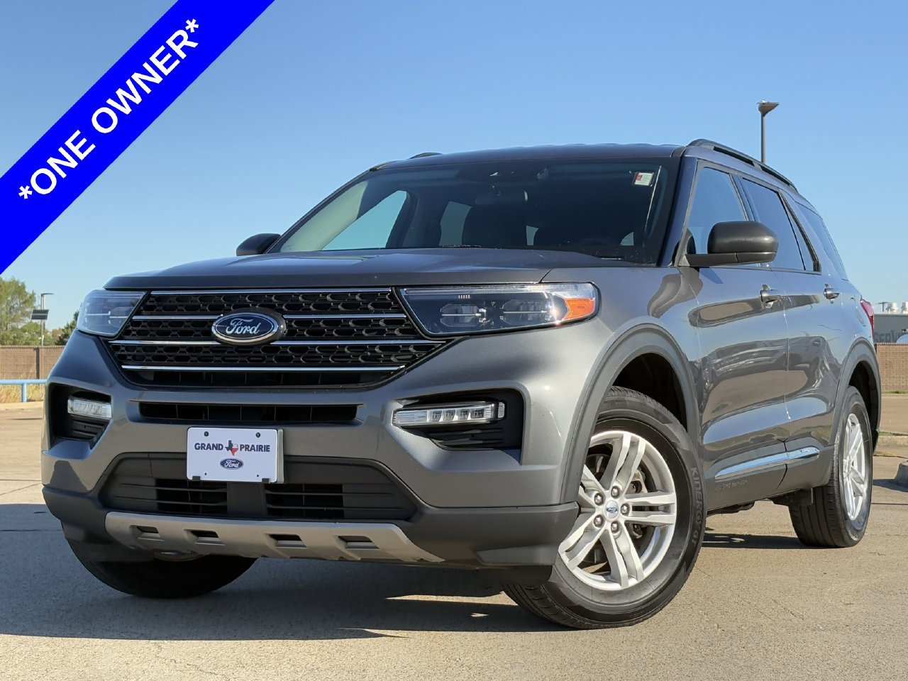 Certified 2023 Ford Explorer XLT w/ Equipment Group 202A AWD/4WD image 2