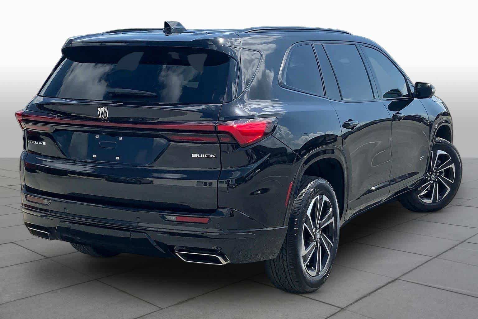 Used 2025 Buick Enclave Sport Touring w/ Power Package FWD image 13