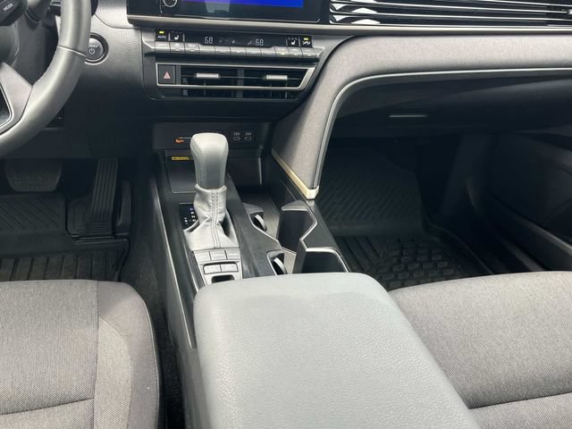 Used 2025 Toyota Camry LE w/ Convenience Package FWD image 18