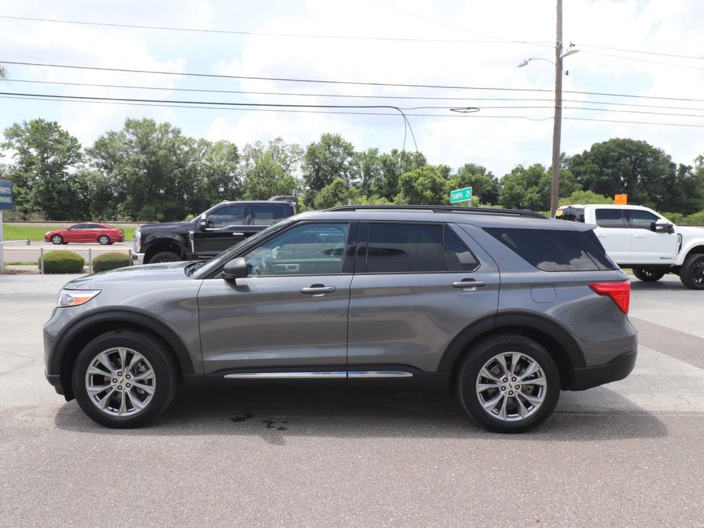 Certified 2023 Ford Explorer XLT w/ Equipment Group 202A AWD/4WD image 5