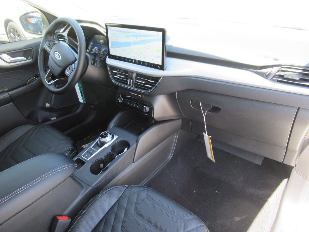 Certified 2024 Ford Escape PHEV w/ PHEV Premium Package image 12