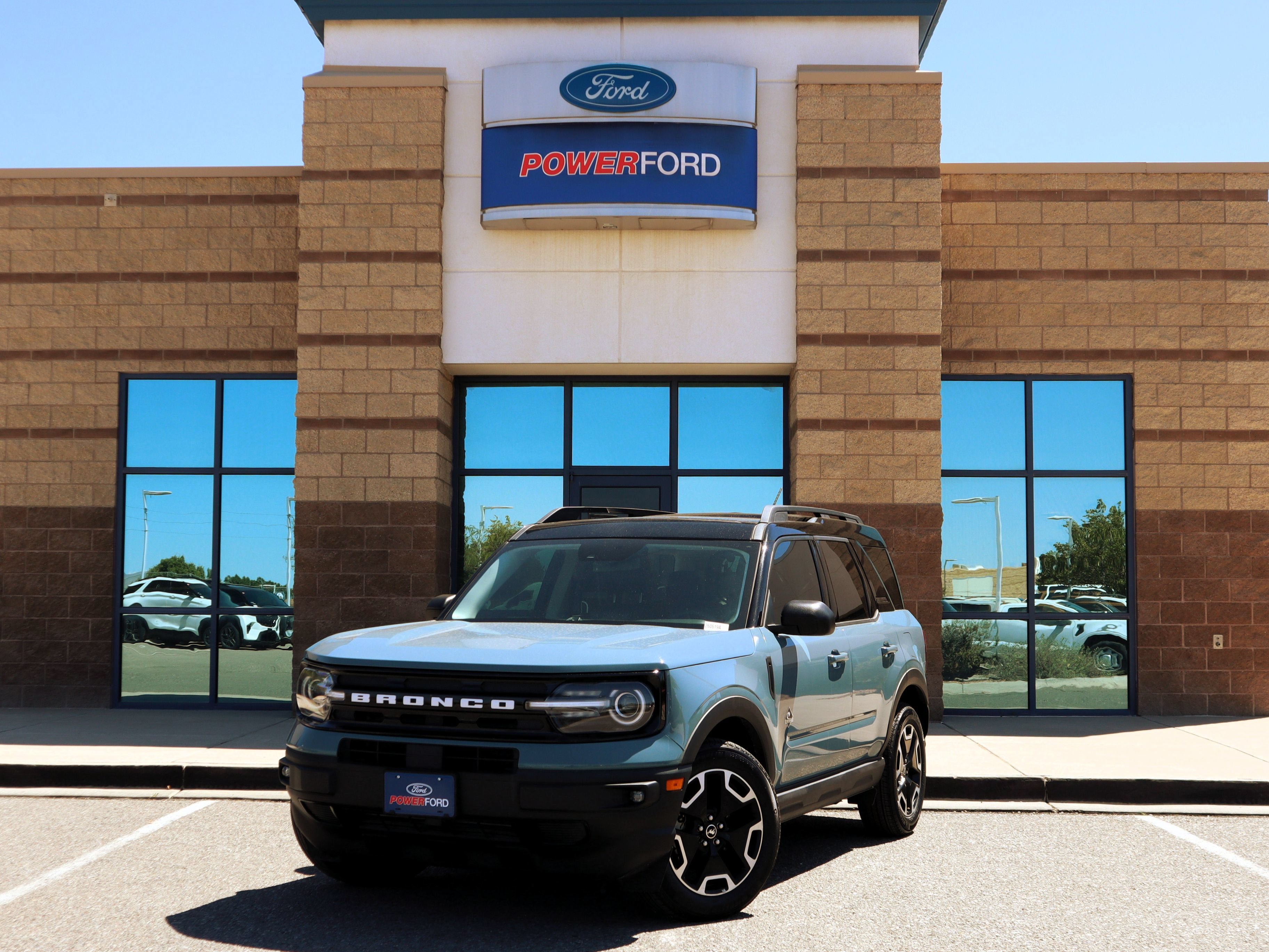 Certified 2021 Ford Bronco Sport Outer Banks w/ Outer Banks Package AWD/4WD image 2
