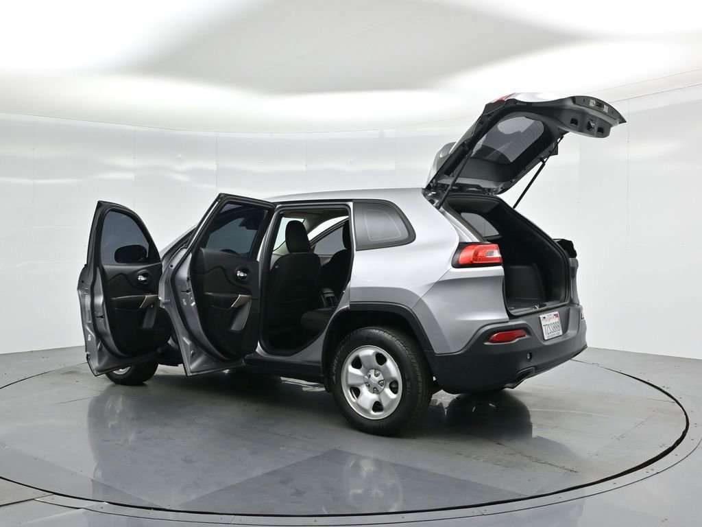 Used 2017 Jeep Cherokee Sport image 51