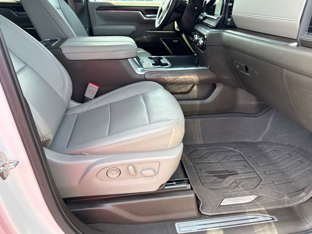 Used 2024 GMC Sierra 2500 SLT w/ SLT Premium Package image 13