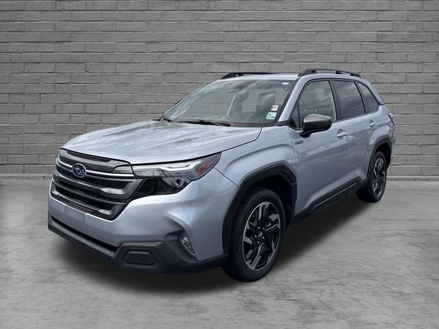 Used 2025 Subaru Forester Premium AWD/4WD image 3