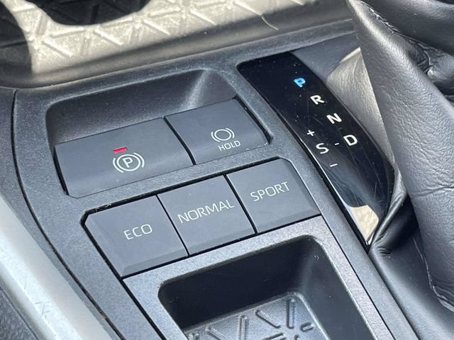 Used 2024 Toyota RAV4 XLE FWD image 16