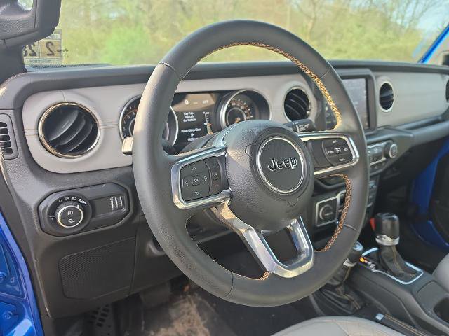 Used 2023 Jeep Gladiator Overland AWD/4WD image 9