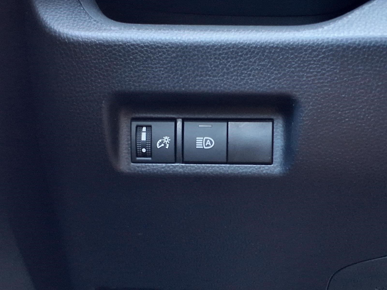 Used 2025 Toyota RAV4 LE FWD image 21