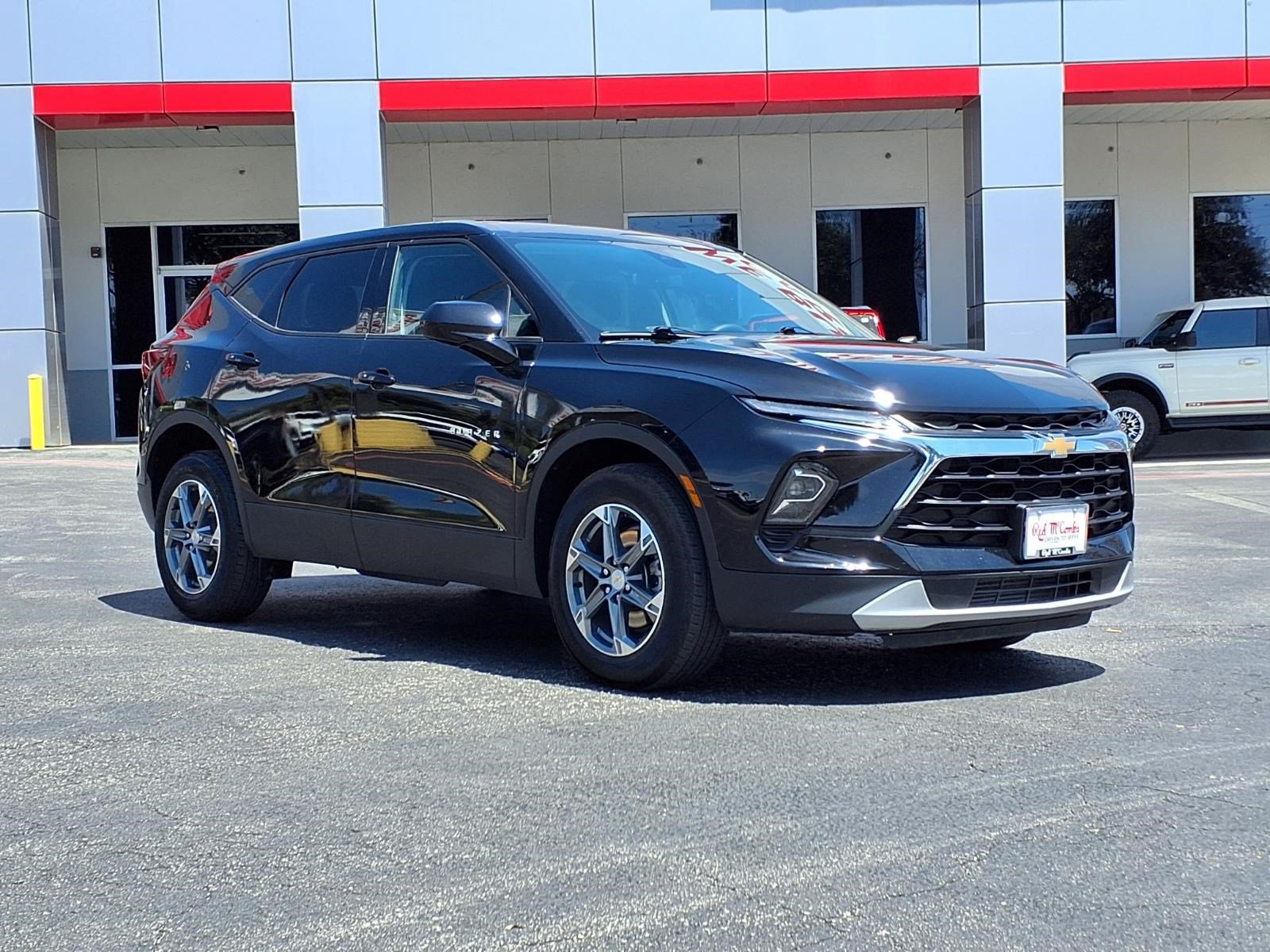 Used 2025 Chevrolet Blazer LT AWD/4WD image 4