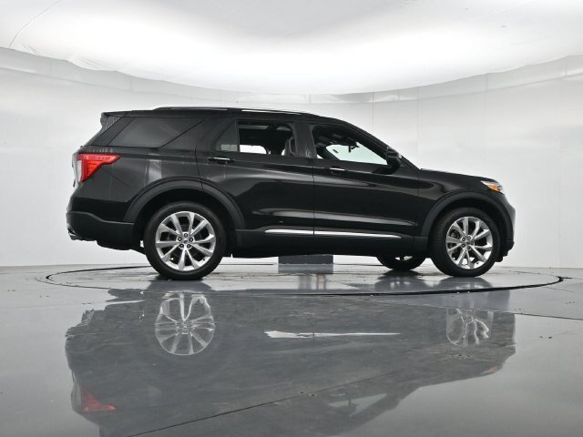 Certified 2024 Ford Explorer Platinum w/ Technology Package AWD/4WD image 36