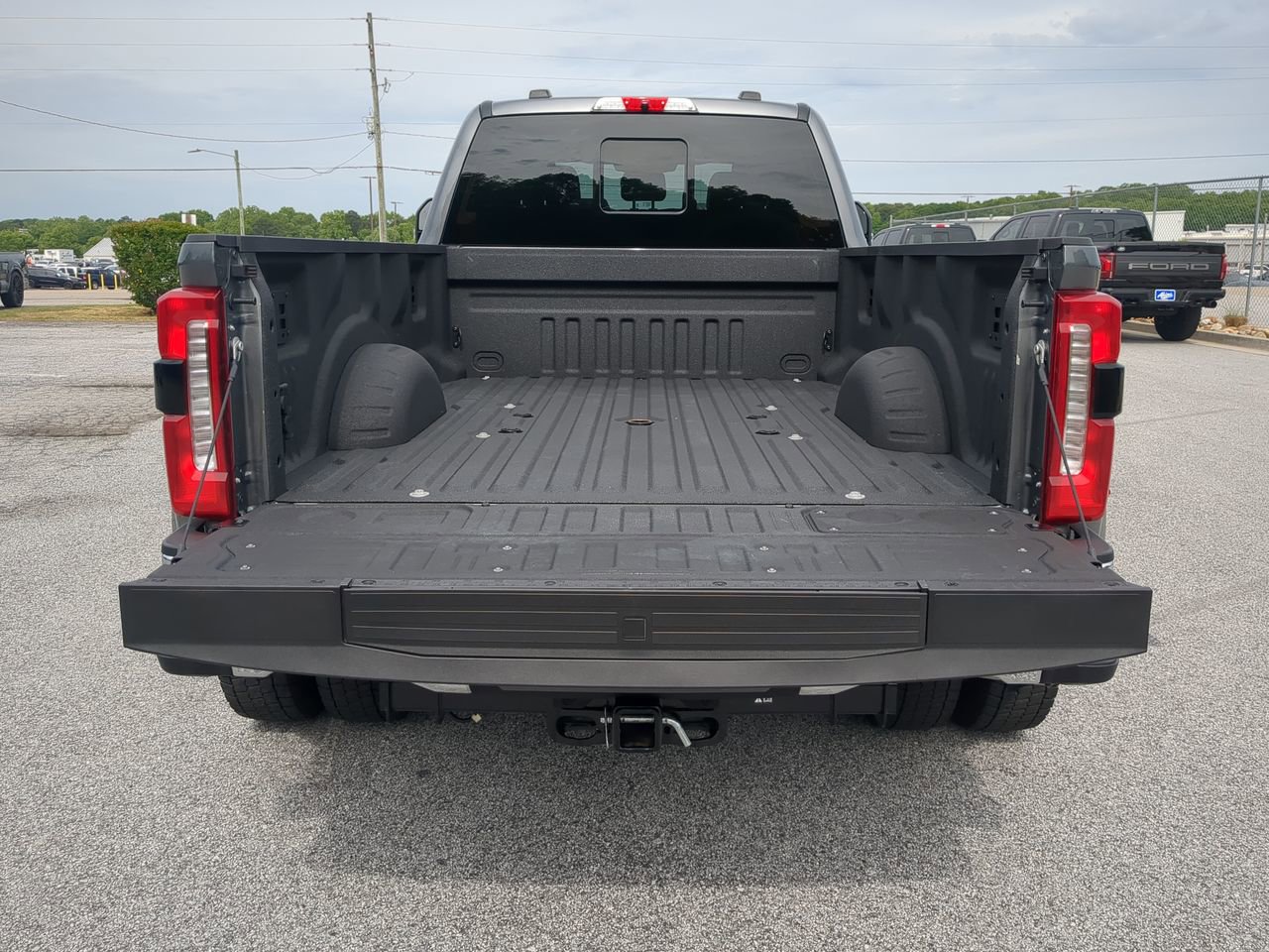 Certified 2025 Ford F450 Lariat w/ Lariat Ultimate Package AWD/4WD image 11