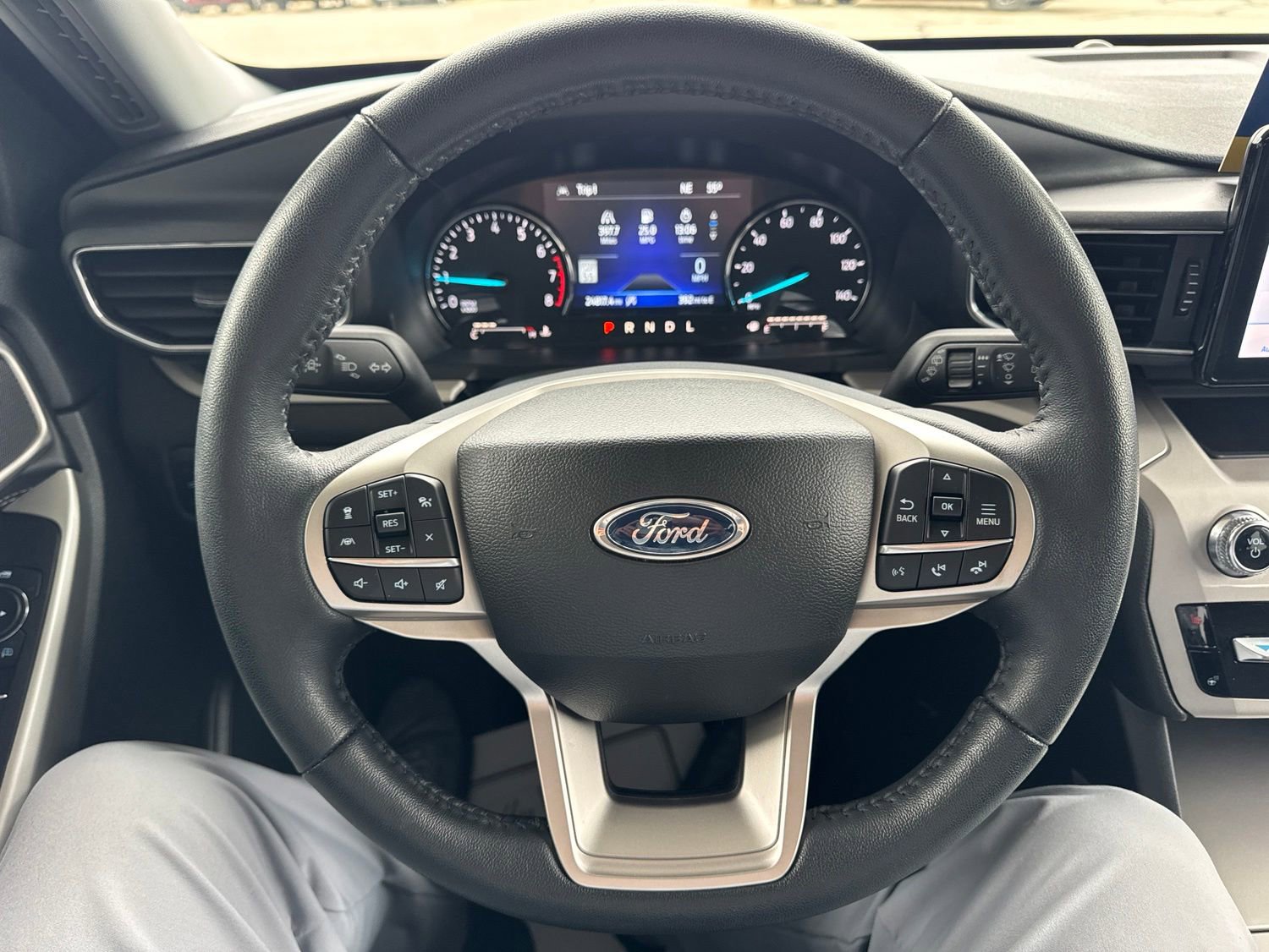 Certified 2023 Ford Explorer XLT w/ Equipment Group 202A AWD/4WD image 31