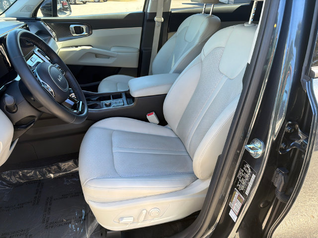 Used 2023 Kia Sorento S FWD image 11