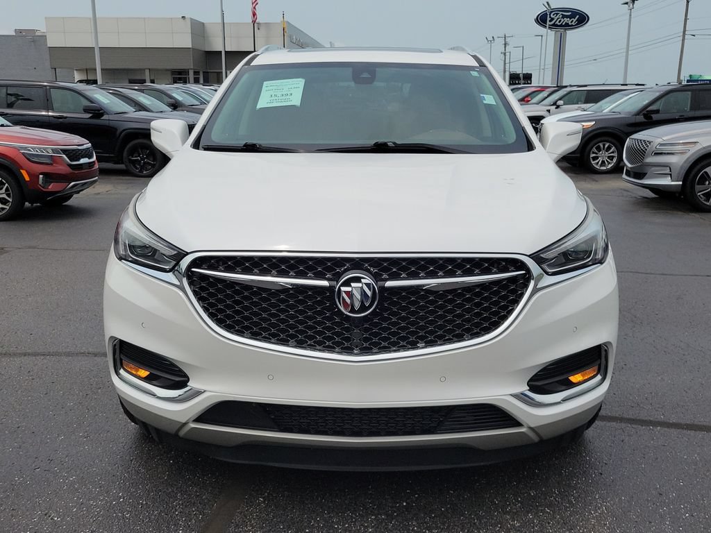 Used 2018 Buick Enclave Avenir w/ Avenir Technology Package AWD/4WD image 2
