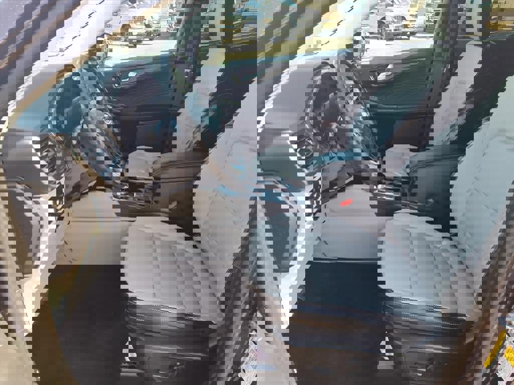 Certified 2023 Ford Escape Platinum w/ Class II Trailer Tow Package image 22