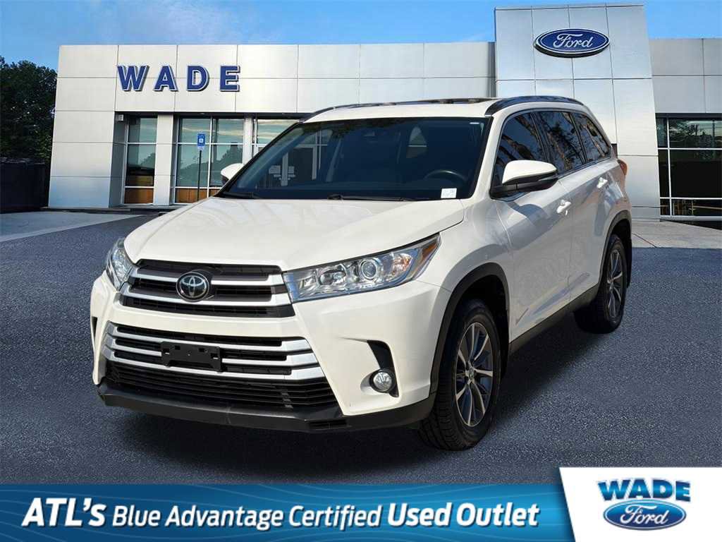 Used 2019 Toyota Highlander XLE w/ Carpet Mat Package (TMS) image 1