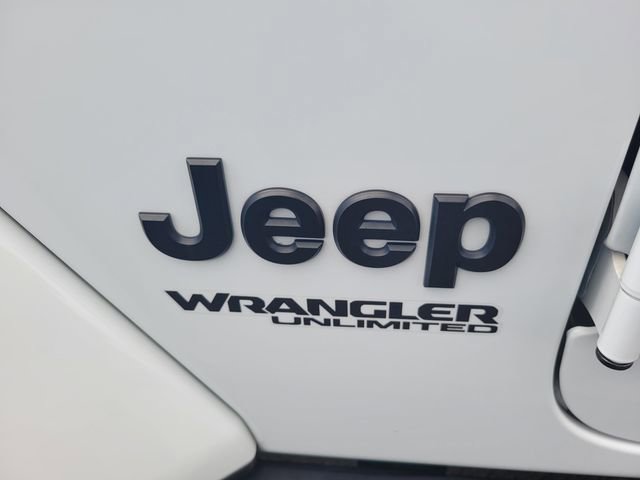 Used 2022 Jeep Wrangler Unlimited Sahara AWD/4WD image 7